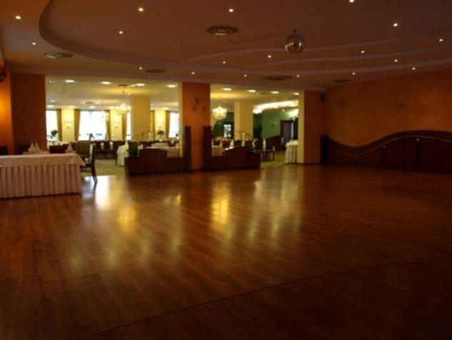 Wolanów Hotel Maxima מראה חיצוני תמונה
