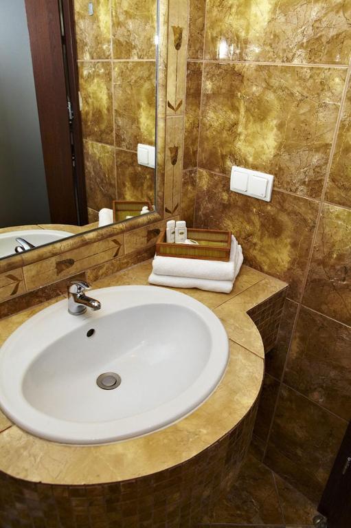 Wolanów Hotel Maxima מראה חיצוני תמונה